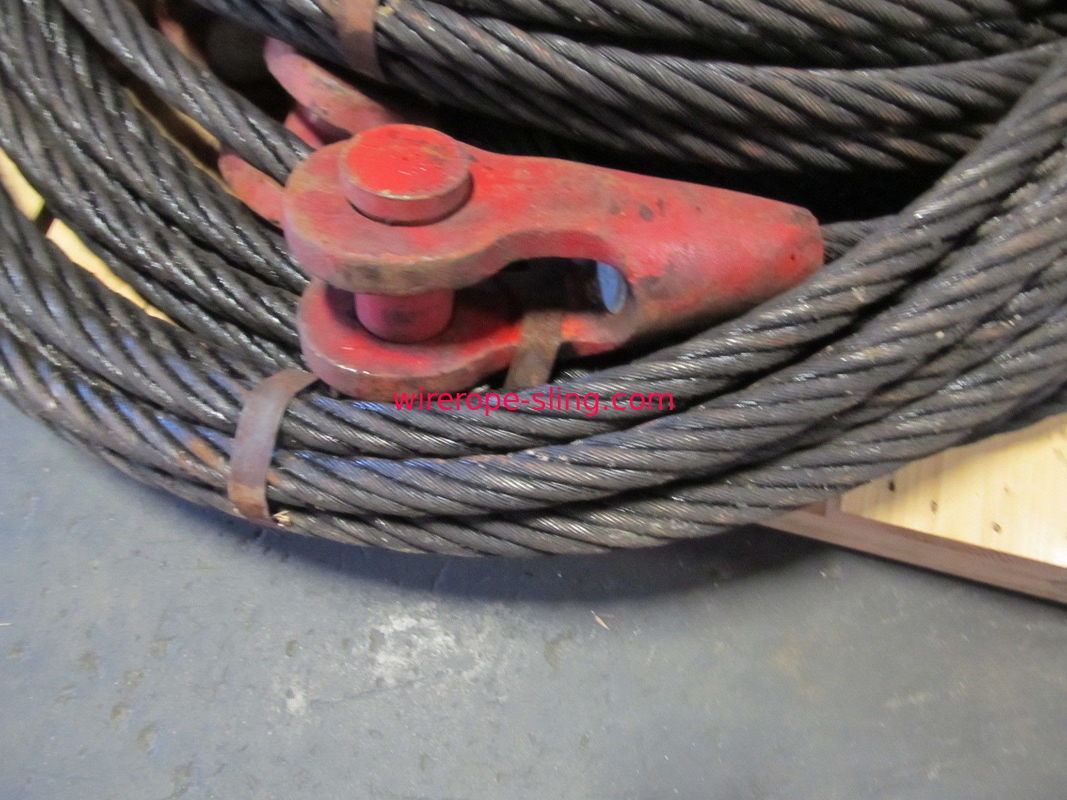 As corrrentes de levantamento apertadas da corda de fio da estrutura, o cabo de aço lançam extremidades de Crosby